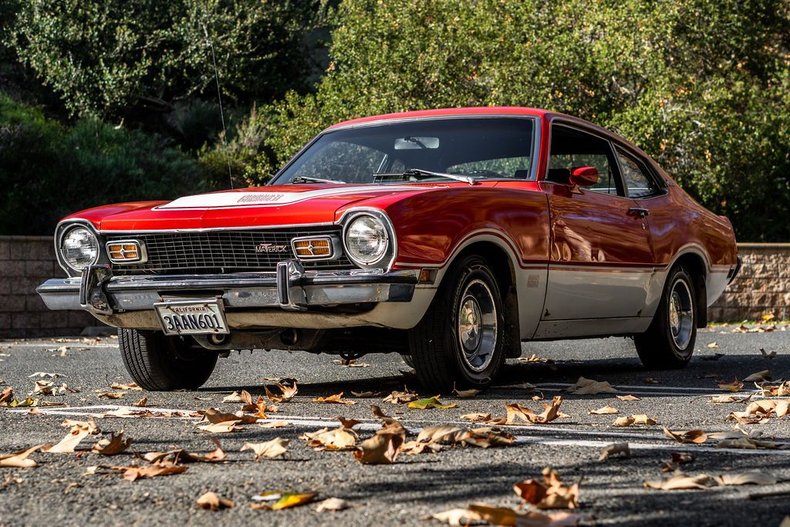 Ford-Maverick-1973-RedWhite-Black-23