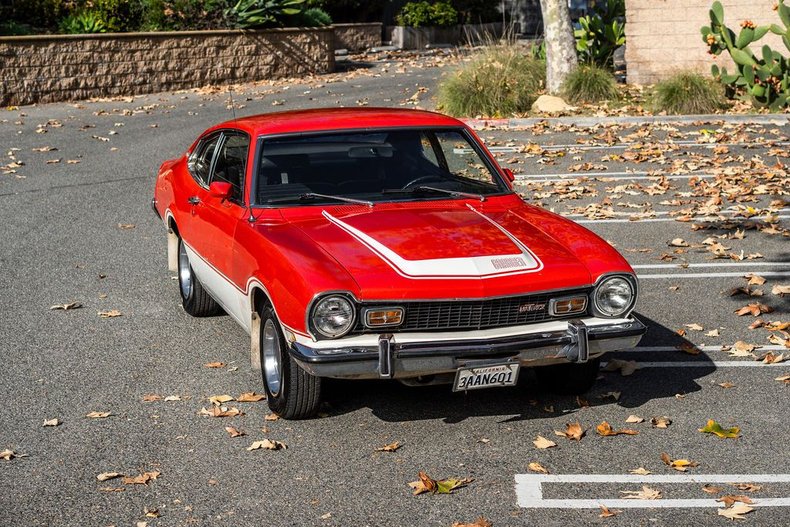 Ford-Maverick-1973-RedWhite-Black-27