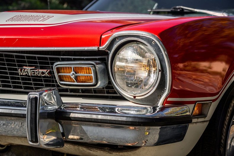 Ford-Maverick-1973-RedWhite-Black-33