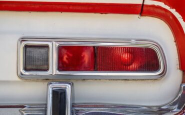 Ford-Maverick-1973-RedWhite-Black-35