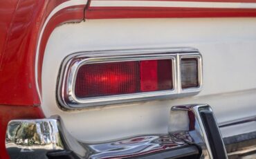 Ford-Maverick-1973-RedWhite-Black-37