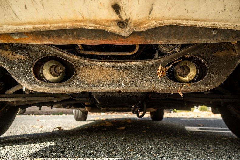 Ford-Maverick-1973-RedWhite-Black-4