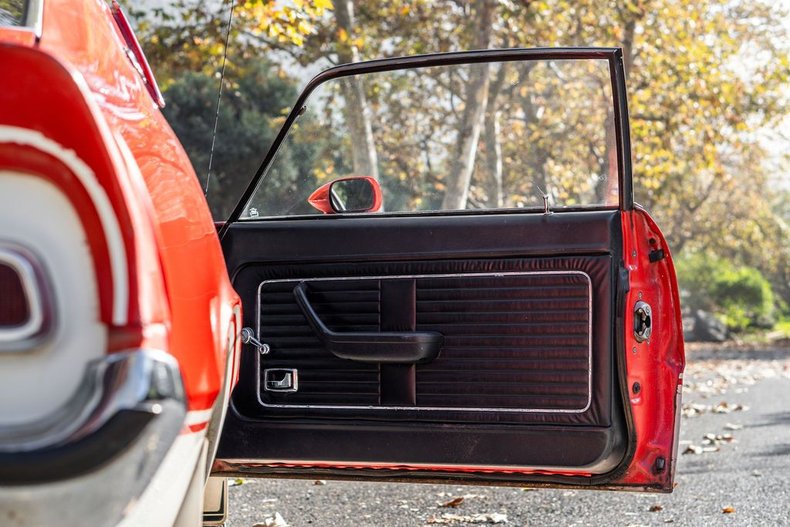 Ford-Maverick-1973-RedWhite-Black-45