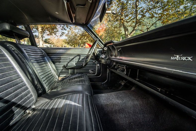 Ford-Maverick-1973-RedWhite-Black-46