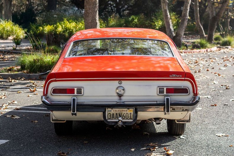 Ford-Maverick-1973-RedWhite-Black-47