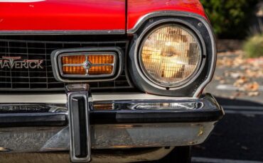 Ford-Maverick-1973-RedWhite-Black-5