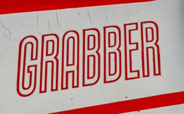 Ford-Maverick-1973-RedWhite-Black-9