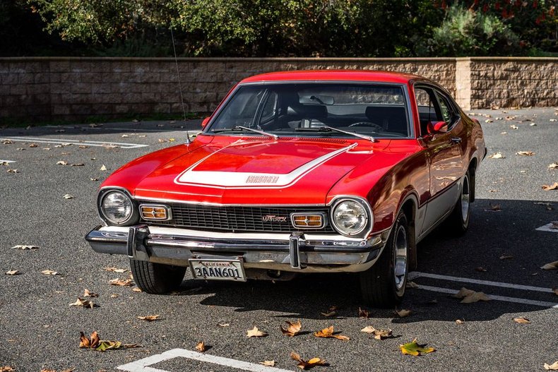 Ford-Maverick-1973-RedWhite-Black