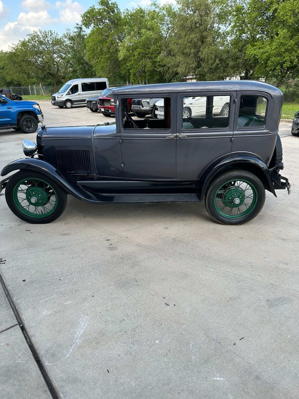 Ford-Model-A-1929-3