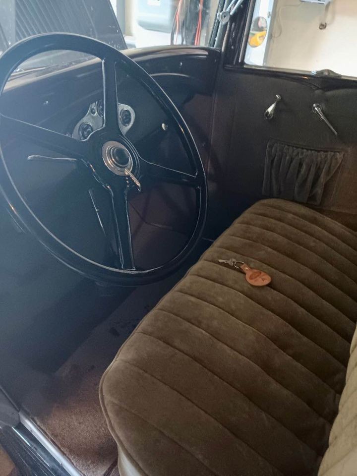 Ford-Model-A-1931-Slant-windshield-fordor-1