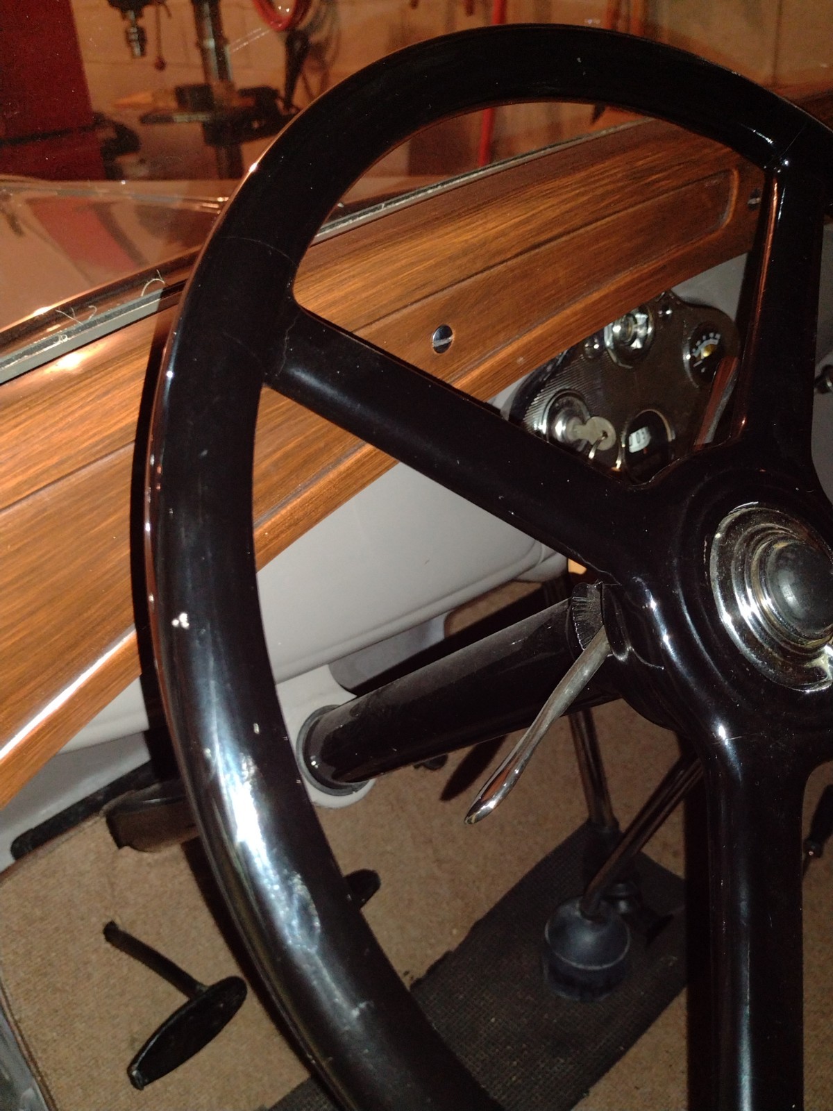 Ford-Model-A-1931-Slant-windshield-fordor-11