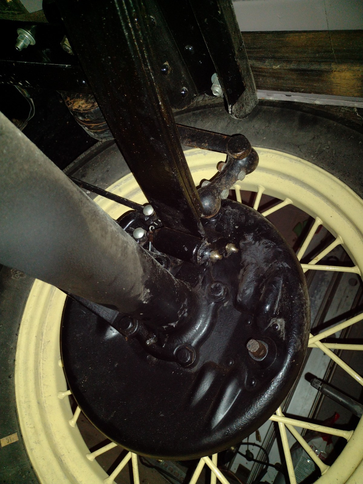 Ford-Model-A-1931-Slant-windshield-fordor-13