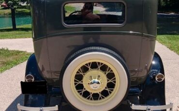 Ford-Model-A-1931-Slant-windshield-fordor-3