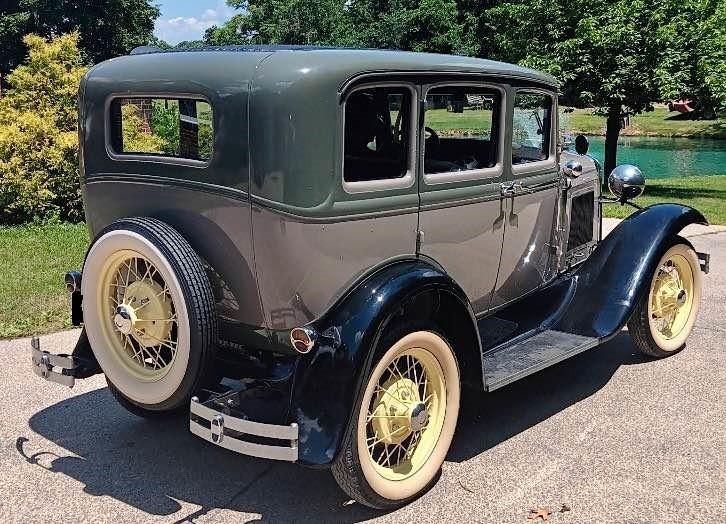 Ford-Model-A-1931-Slant-windshield-fordor-5