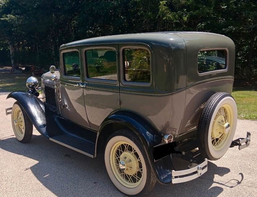 Ford-Model-A-1931-Slant-windshield-fordor-7