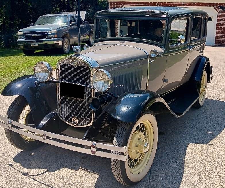 Ford-Model-A-1931-Slant-windshield-fordor-8
