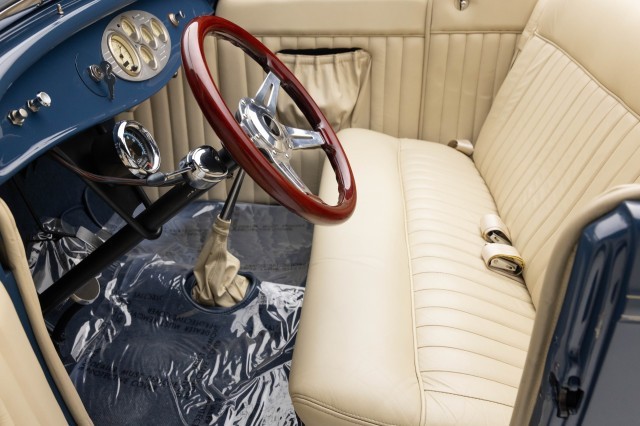 Ford-Model-A-1932-Convertible-1