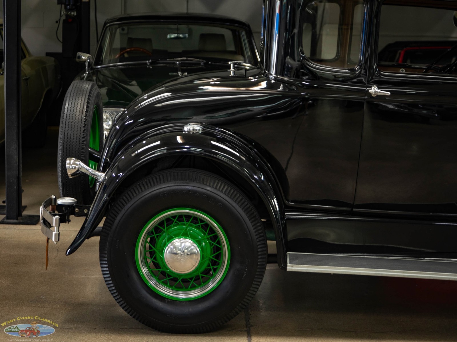 Ford-Model-A-5-Window-1930-2-Door-Coupe-1