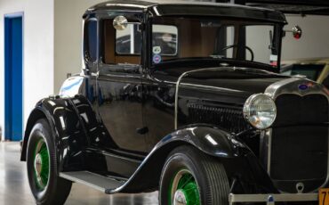 Ford-Model-A-5-Window-1930-2-Door-Coupe-11
