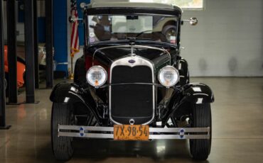 Ford-Model-A-5-Window-1930-2-Door-Coupe-13