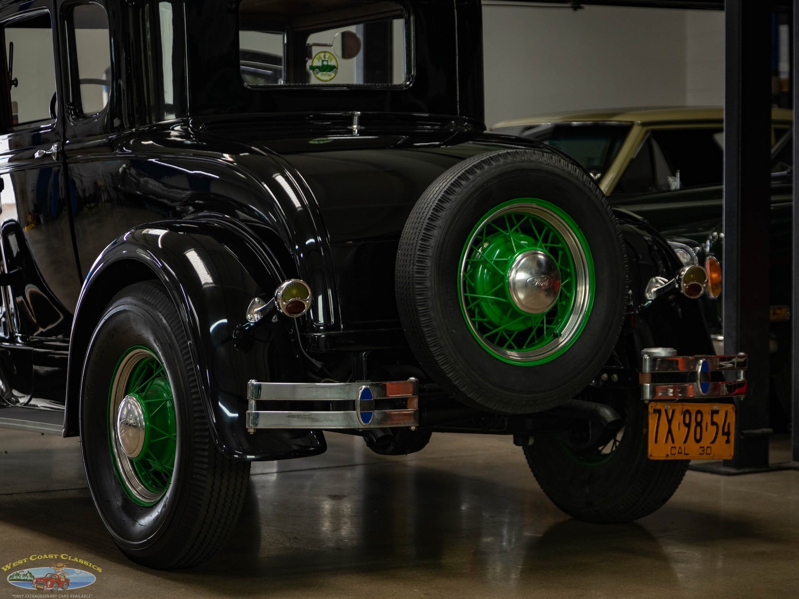 Ford-Model-A-5-Window-1930-2-Door-Coupe-23