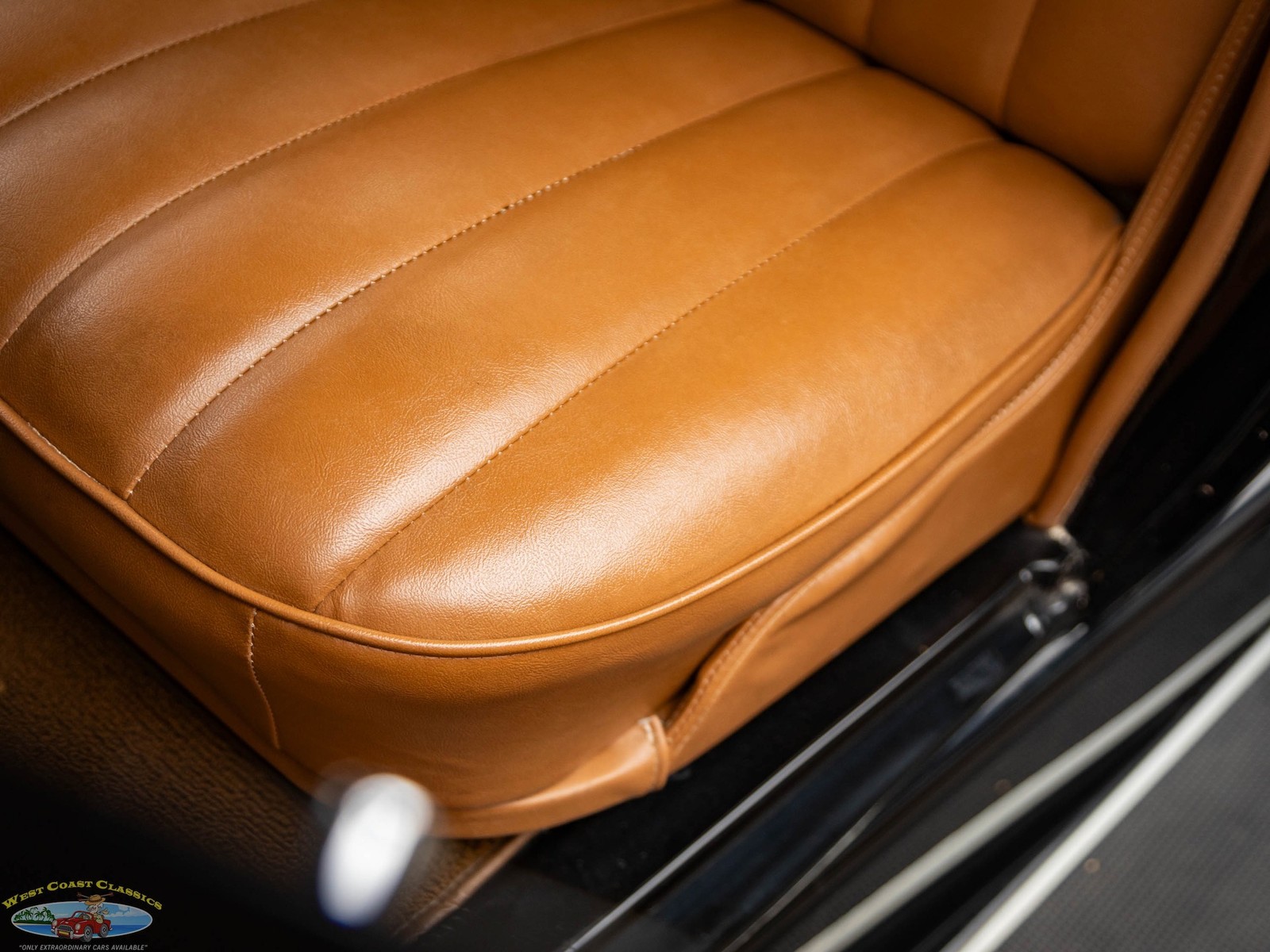 Ford-Model-A-5-Window-1930-2-Door-Coupe-28