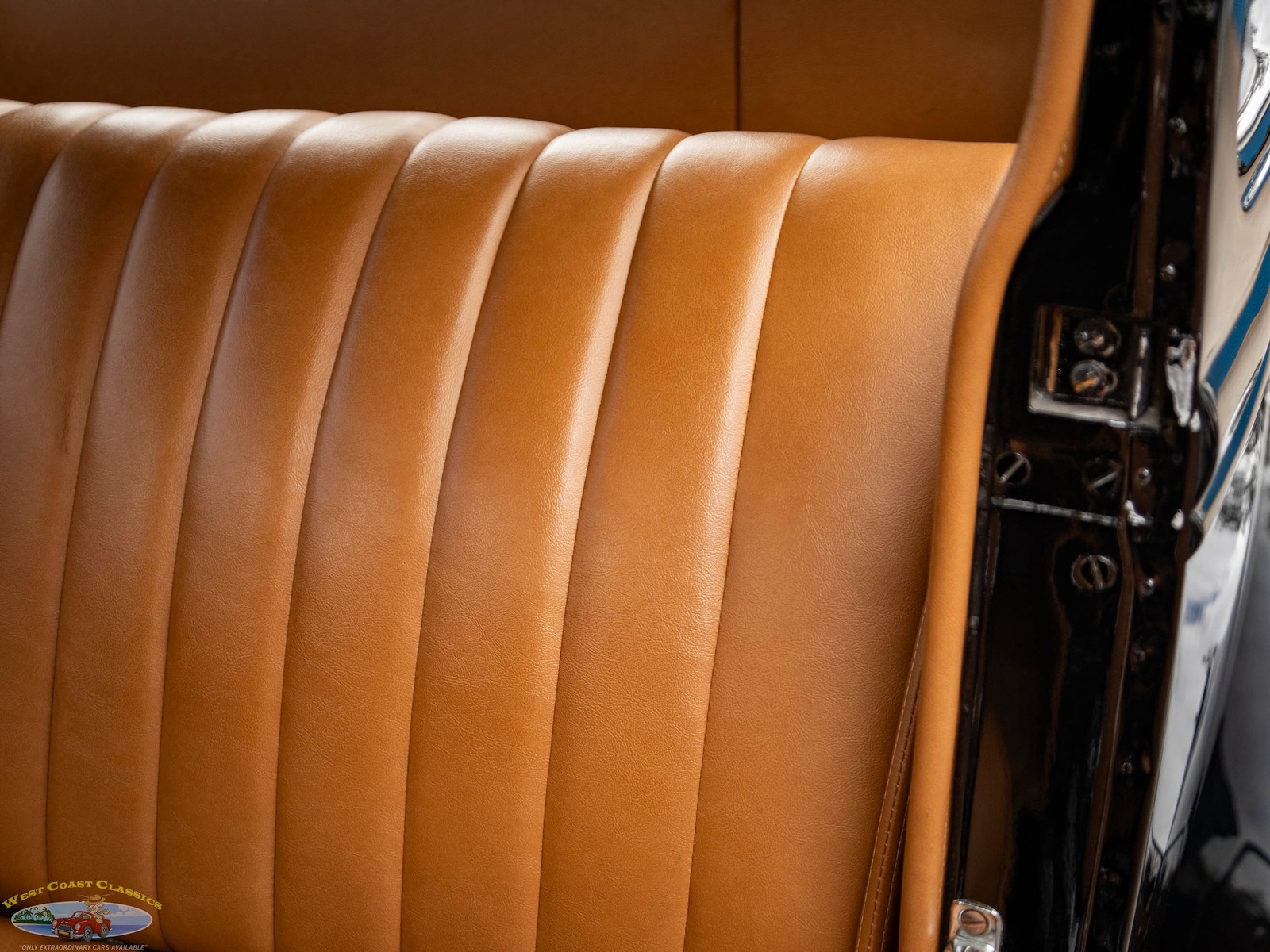 Ford-Model-A-5-Window-1930-2-Door-Coupe-29