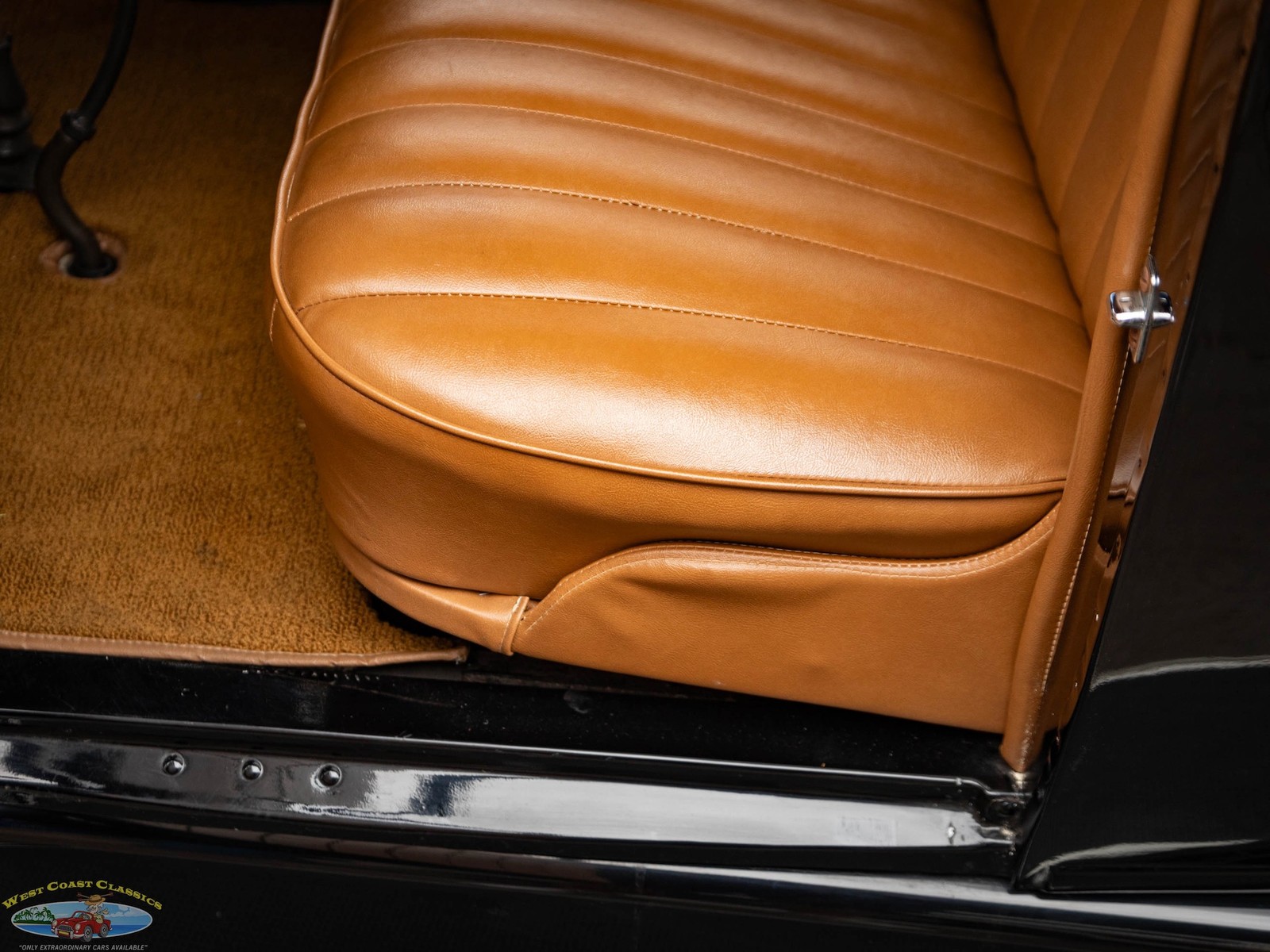 Ford-Model-A-5-Window-1930-2-Door-Coupe-32