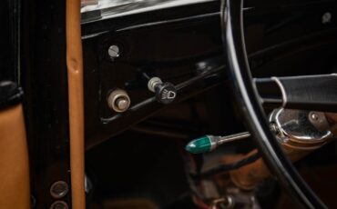 Ford-Model-A-5-Window-1930-2-Door-Coupe-34