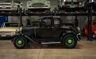 Ford-Model-A-5-Window-1930-2-Door-Coupe-6
