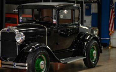 Ford-Model-A-5-Window-1930-2-Door-Coupe-9