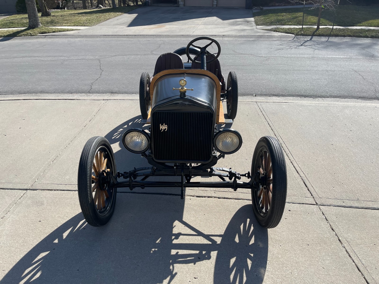Ford-Model-T-1919-2