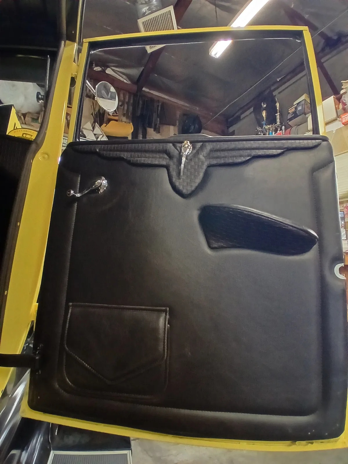 Ford-Model-a-1928-Yellow-Walnut-Brown-1