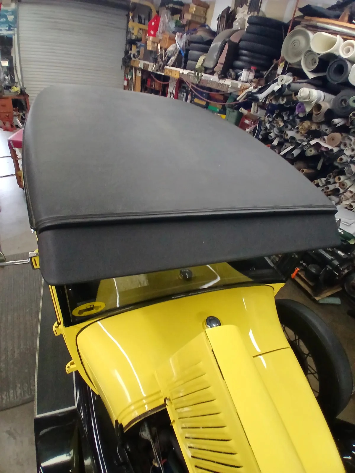 Ford-Model-a-1928-Yellow-Walnut-Brown-9