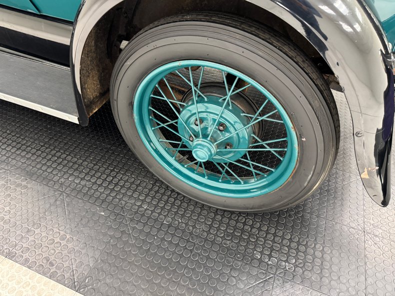 Ford-Model-a-1929-Balsam-Green-Brown-47