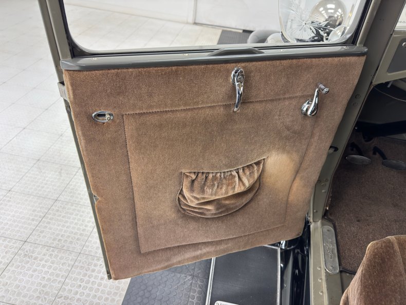 Ford-Model-a-1930-French-Gray-Brown-47