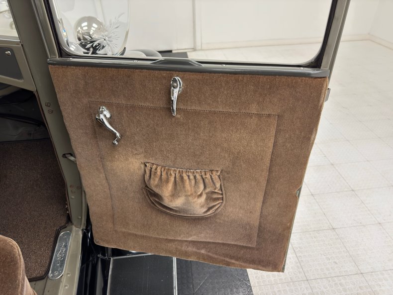 Ford-Model-a-1930-French-Gray-Brown-48