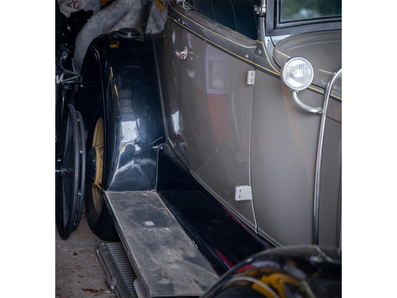 Ford-Model-a-1931-Gray-Black-1