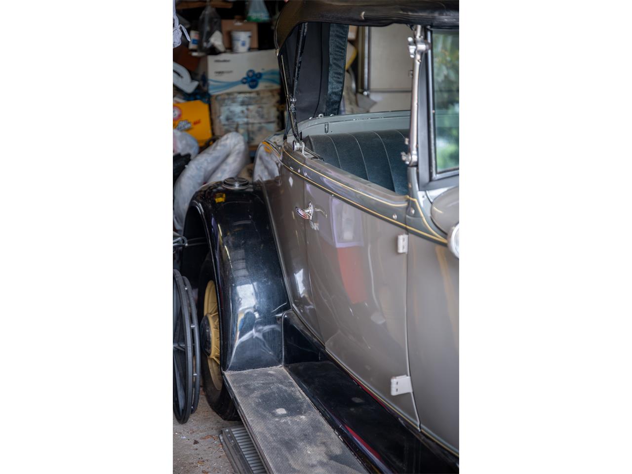 Ford-Model-a-1931-Gray-Black-19