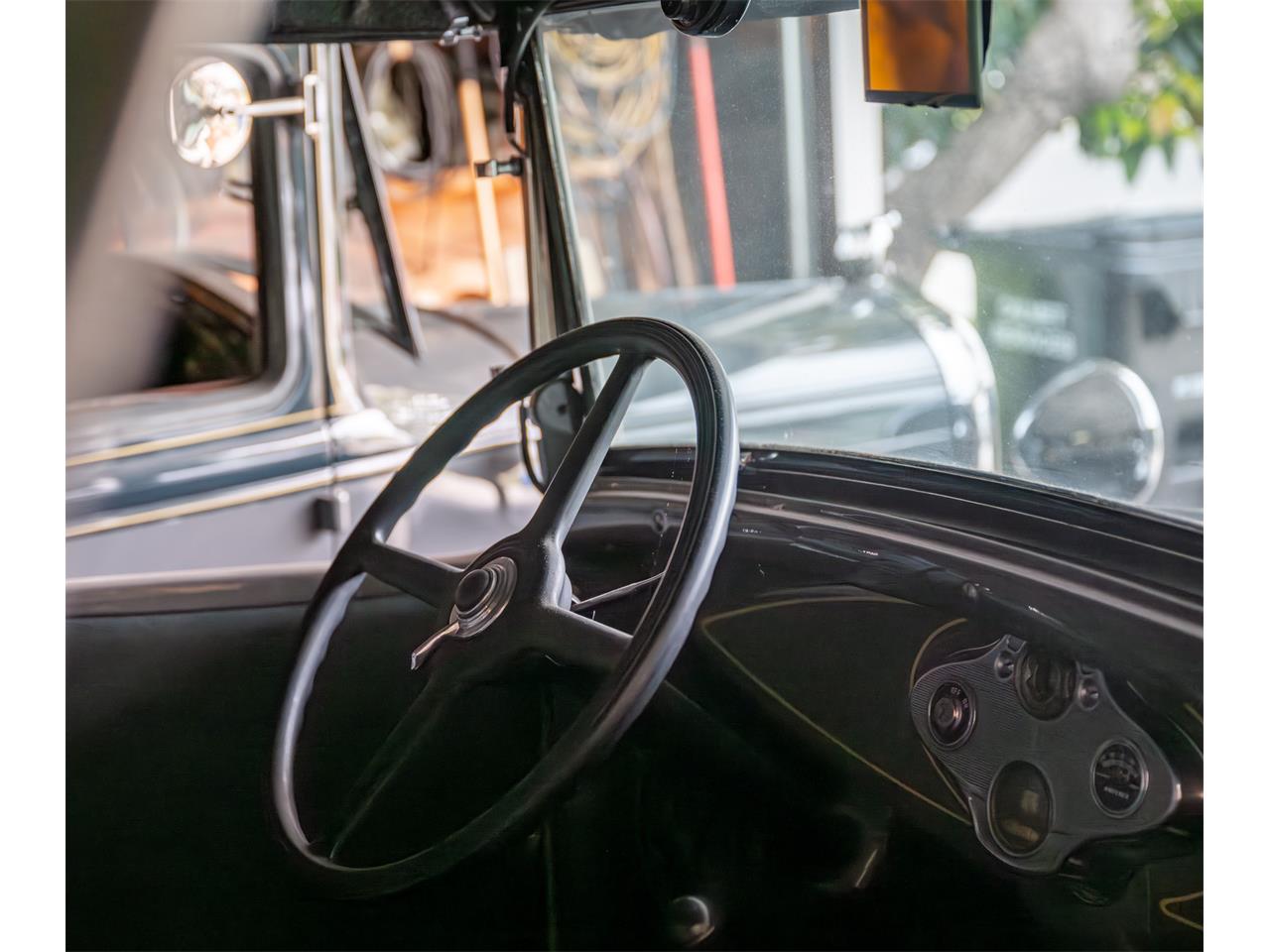 Ford-Model-a-1931-Gray-Black-4