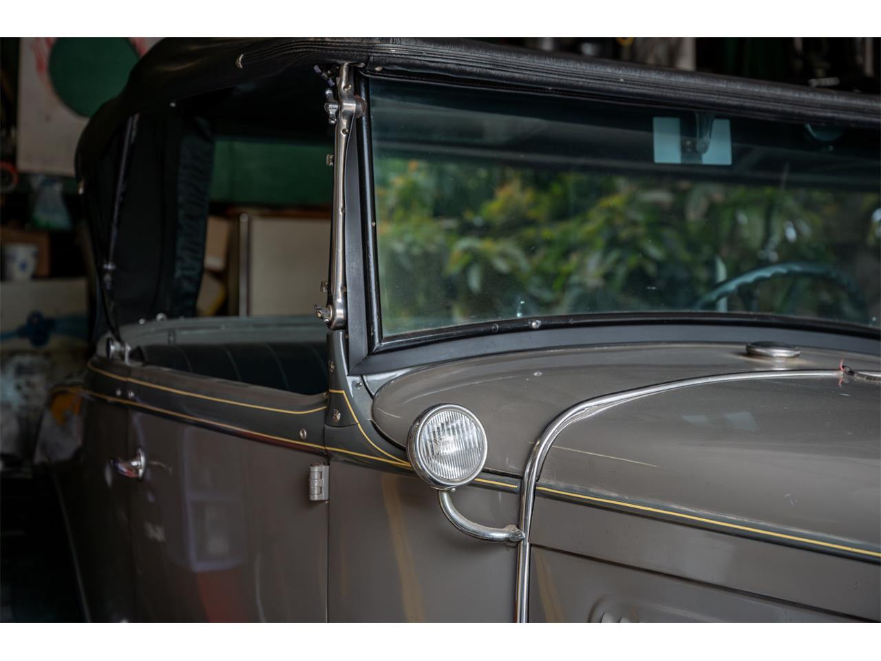 Ford-Model-a-1931-Gray-Black-9