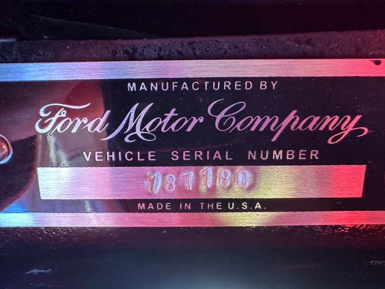 Ford-Model-a-1932-Black-Red-3