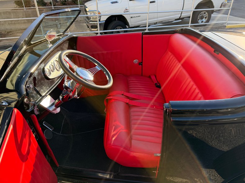 Ford-Model-a-1932-Black-Red-5