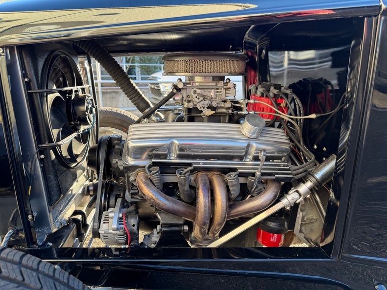 Ford-Model-a-1932-Black-Red-6