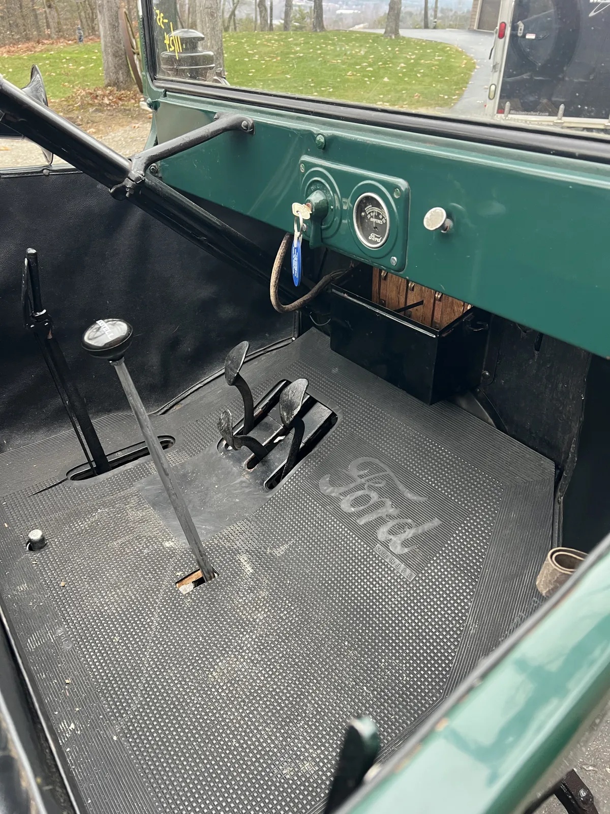 Ford-Model-t-1921-10