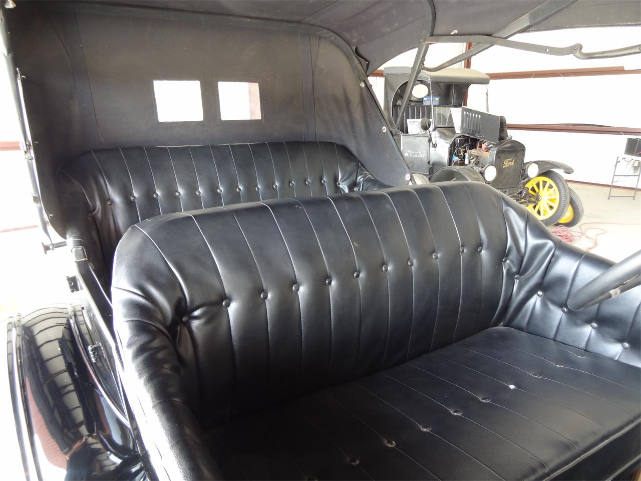 Ford-Model-t-1924-BLACK-BLACK-2