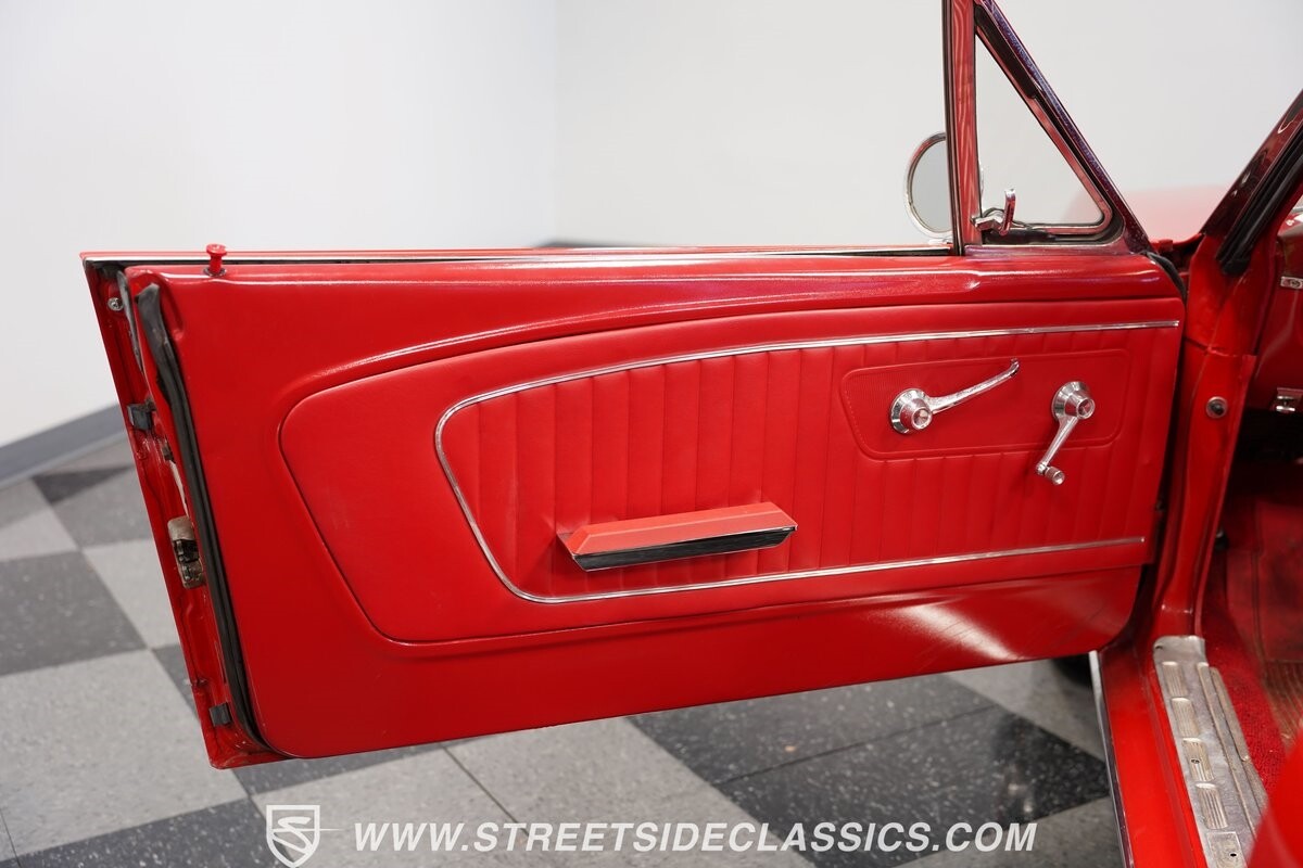 Ford-Mustang-1964-Convertible-37