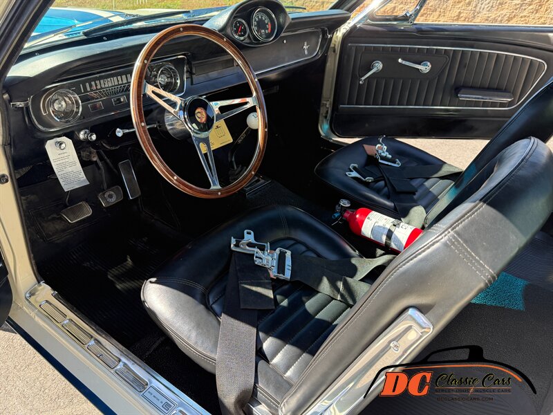 Ford-Mustang-1965-Black-Black-1