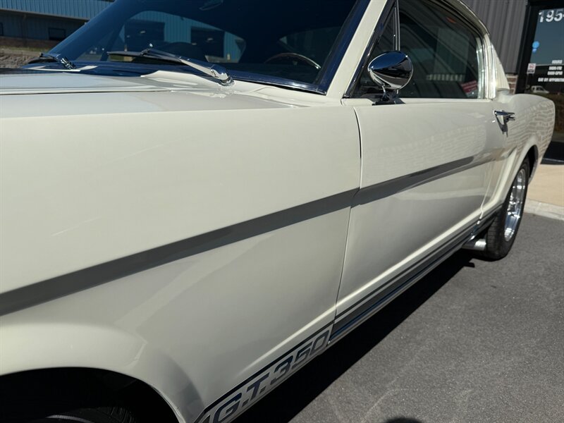 Ford-Mustang-1965-Black-Black-14