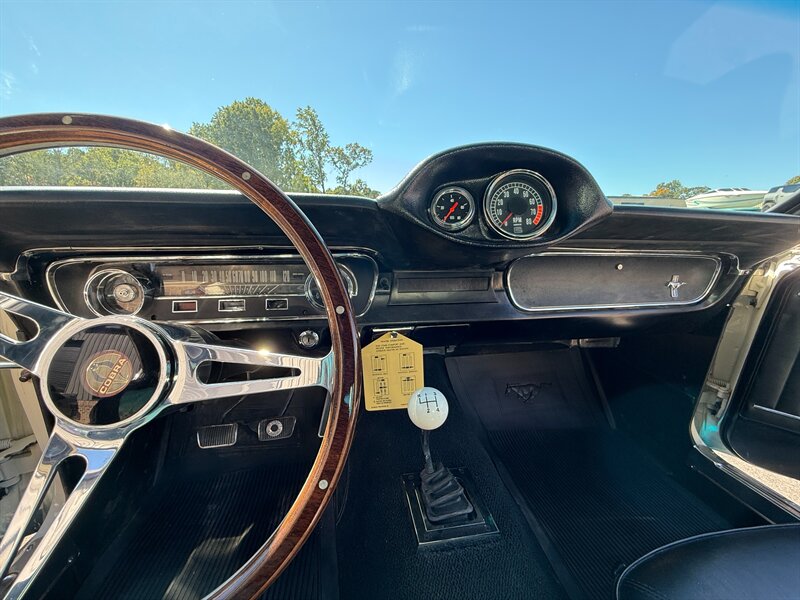 Ford-Mustang-1965-Black-Black-31